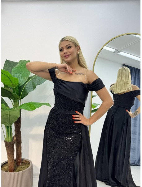 Madonna Yaka Pelerin Detaylı Boncuk İşlemeli Balık Abiye
