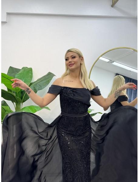 Madonna Yaka Pelerin Detaylı Boncuk İşlemeli Balık Abiye